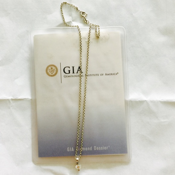 Round Brilliant Diamond Necklace - Picture 2 of 8