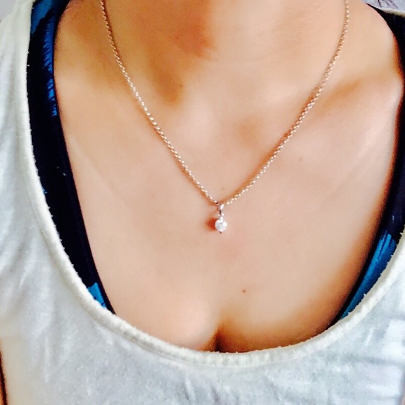 Round Brilliant Diamond Necklace - Picture 4 of 8