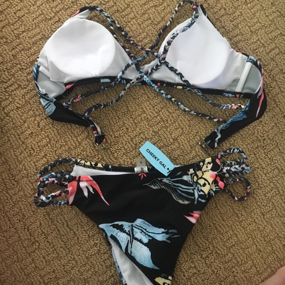 Never worn bikini - Picture 2 of 2