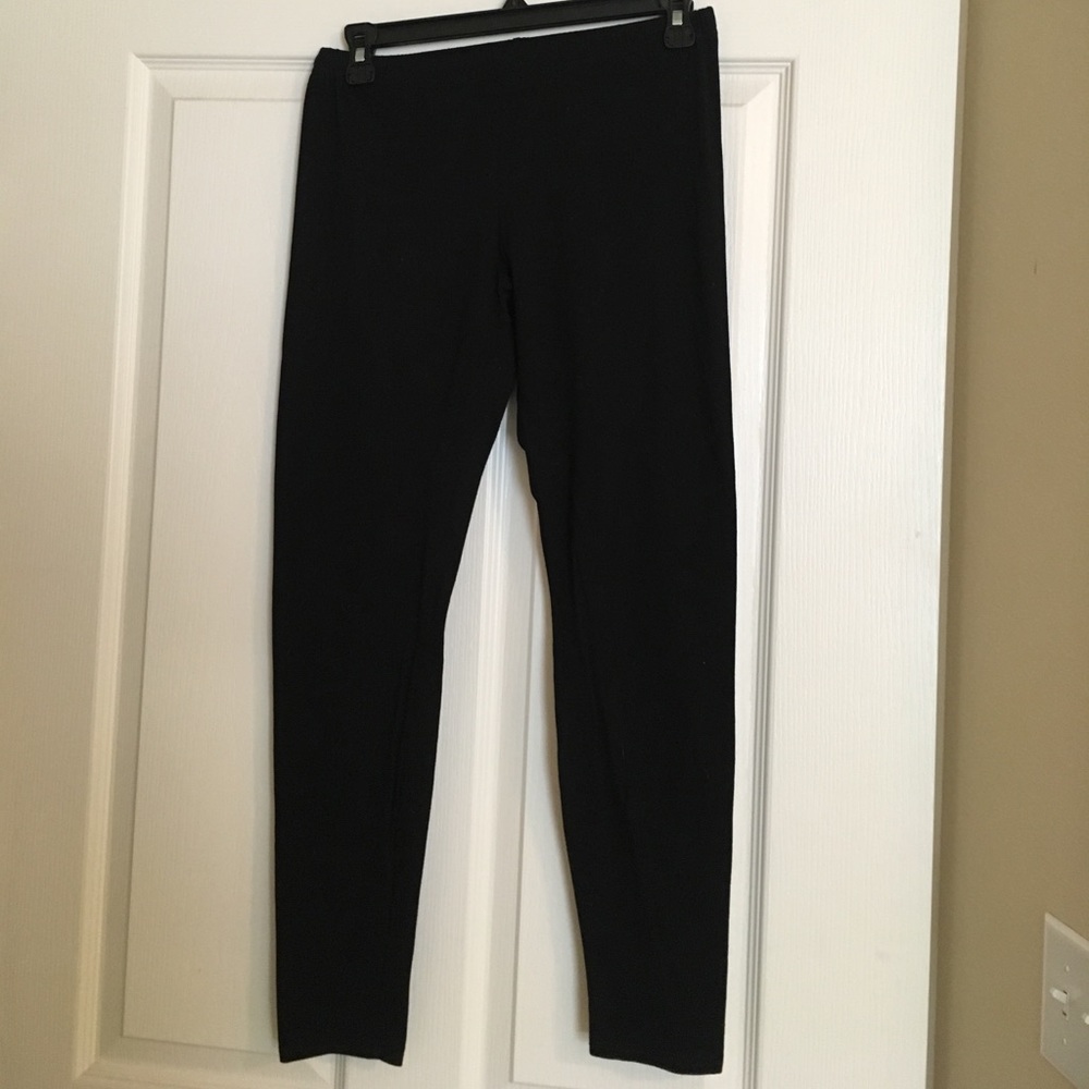 Little black leggings