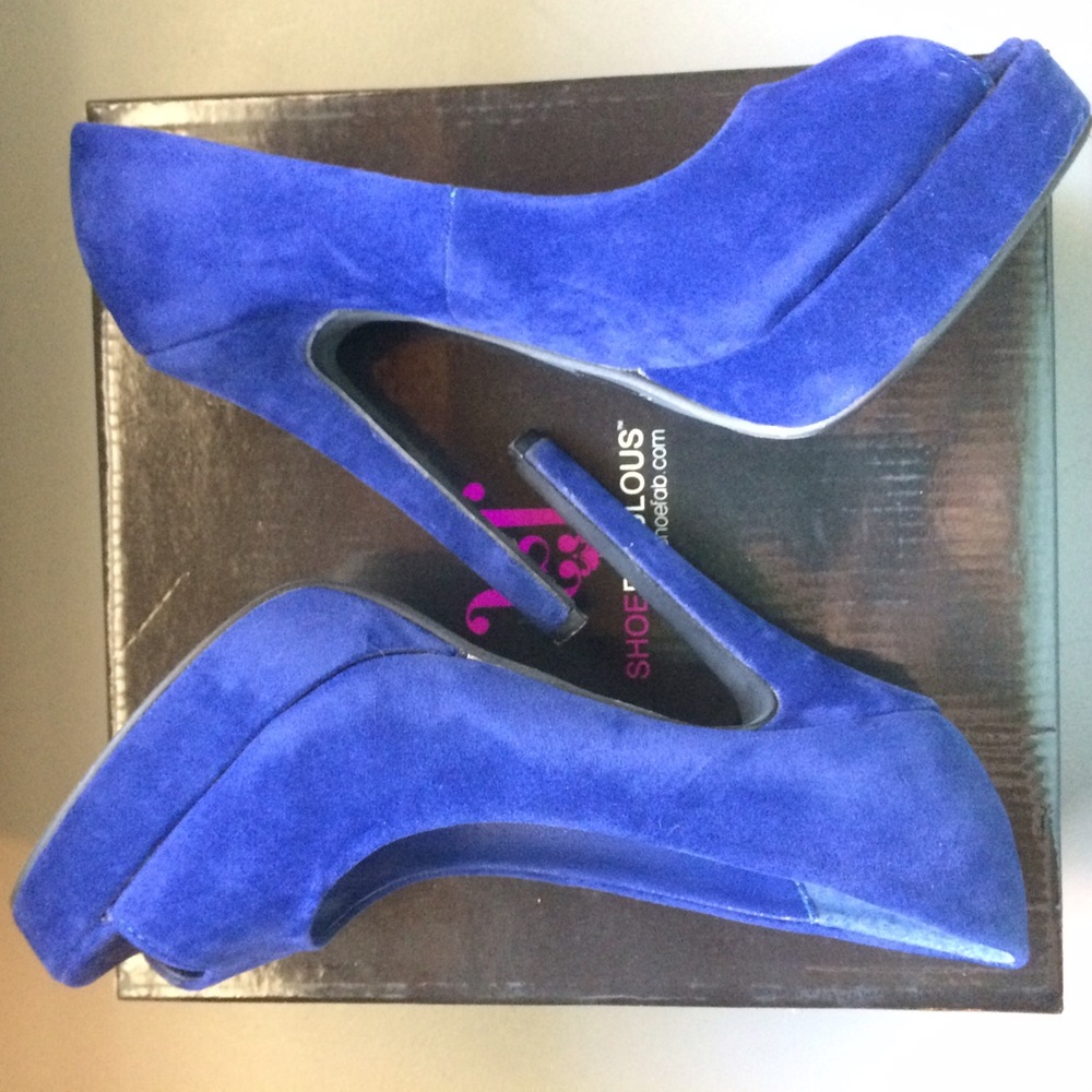 JustFab - Gorgeous brilliant blue heels