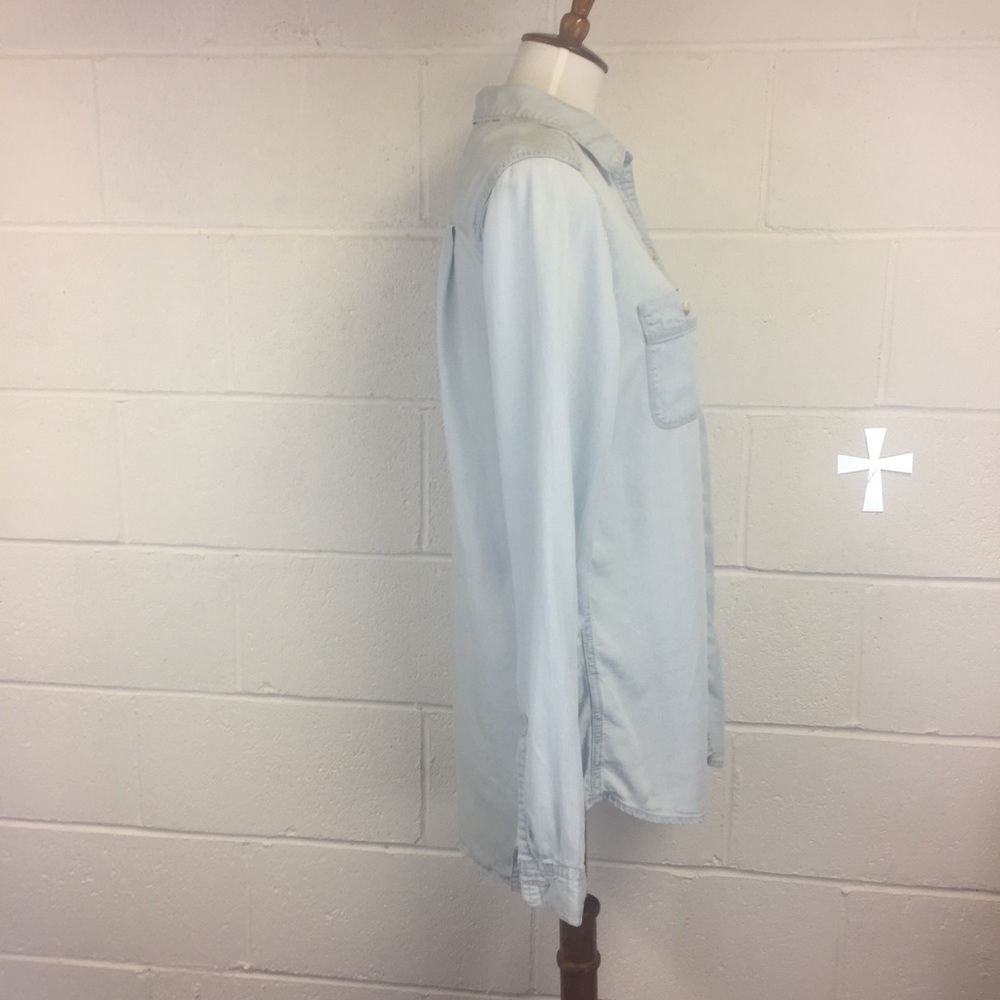 Eddie Bauer blue long sleeve button up shirt SZ M - Picture 2 of 8