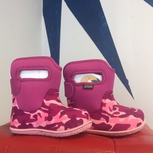 Baby Bogs Pink Camo Size 8