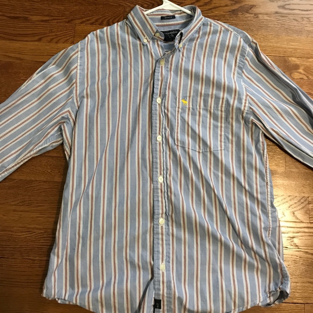 Muscle Button Up