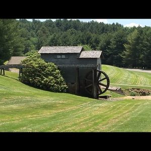 Meet your Posher, Dana