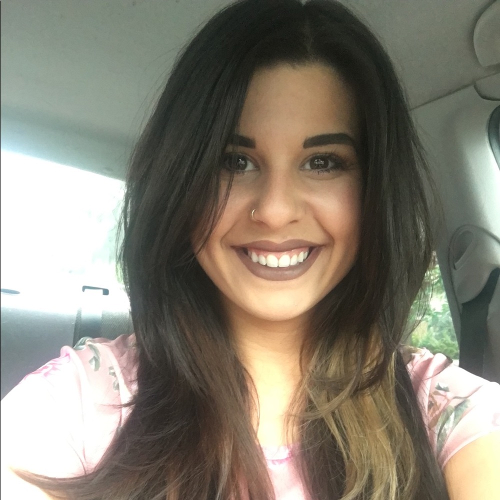 Meet your Posher, Kayla