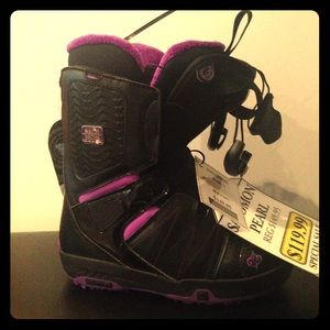 Salomon Pearl Women's Snowboard Boot. Size 5.5