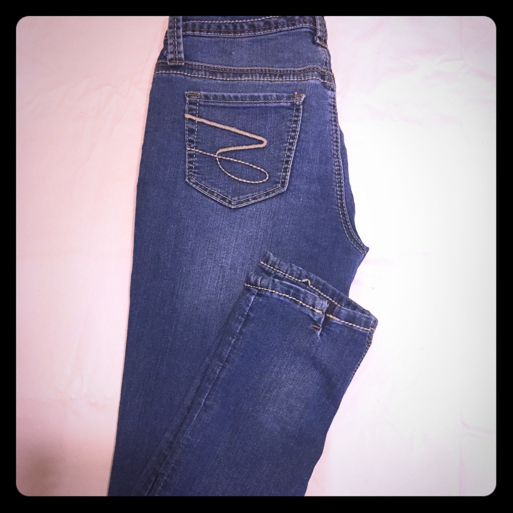 Super cute fitting pair of Seven jeans 👖👠👜....