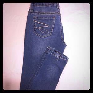 Super cute fitting pair of Seven jeans 👖👠👜....