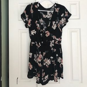 American eagle floral romper LARGE