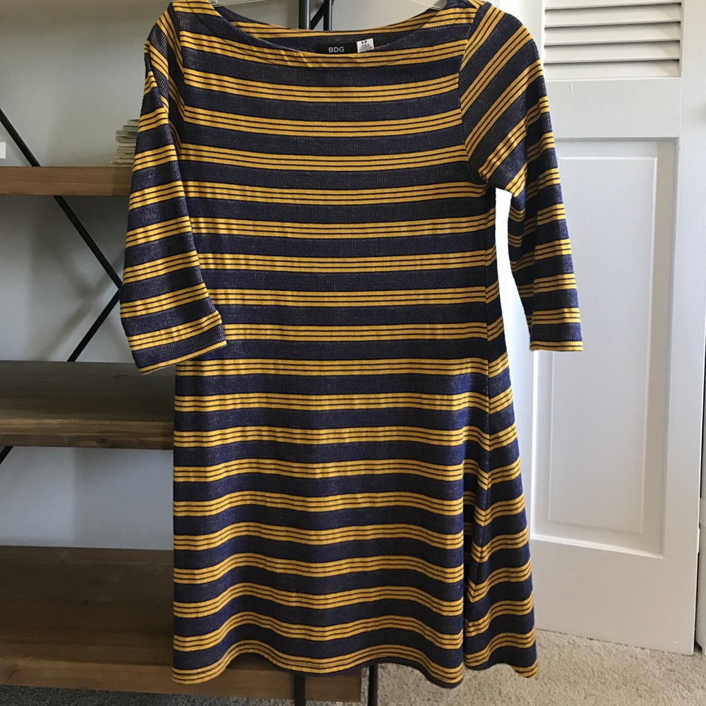 3 quarter length sleeve dress