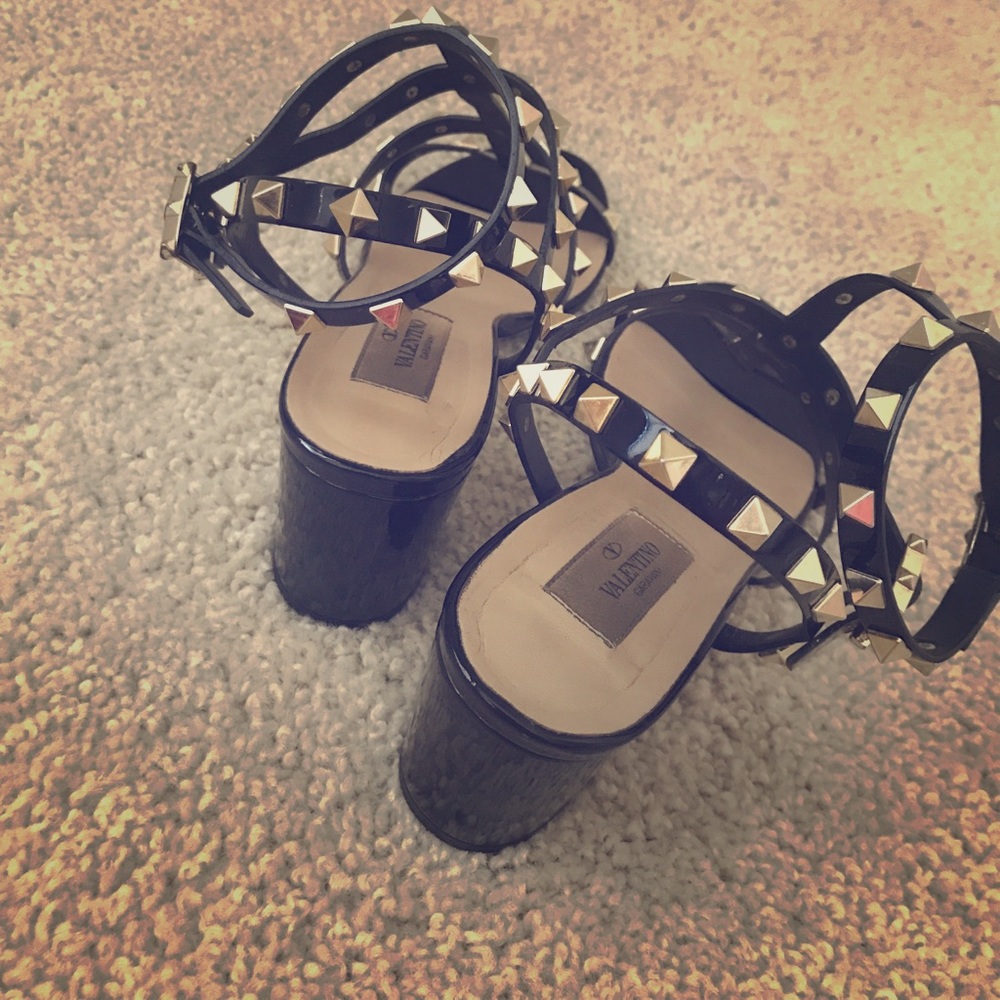 Shoes - Picture 2 of 5