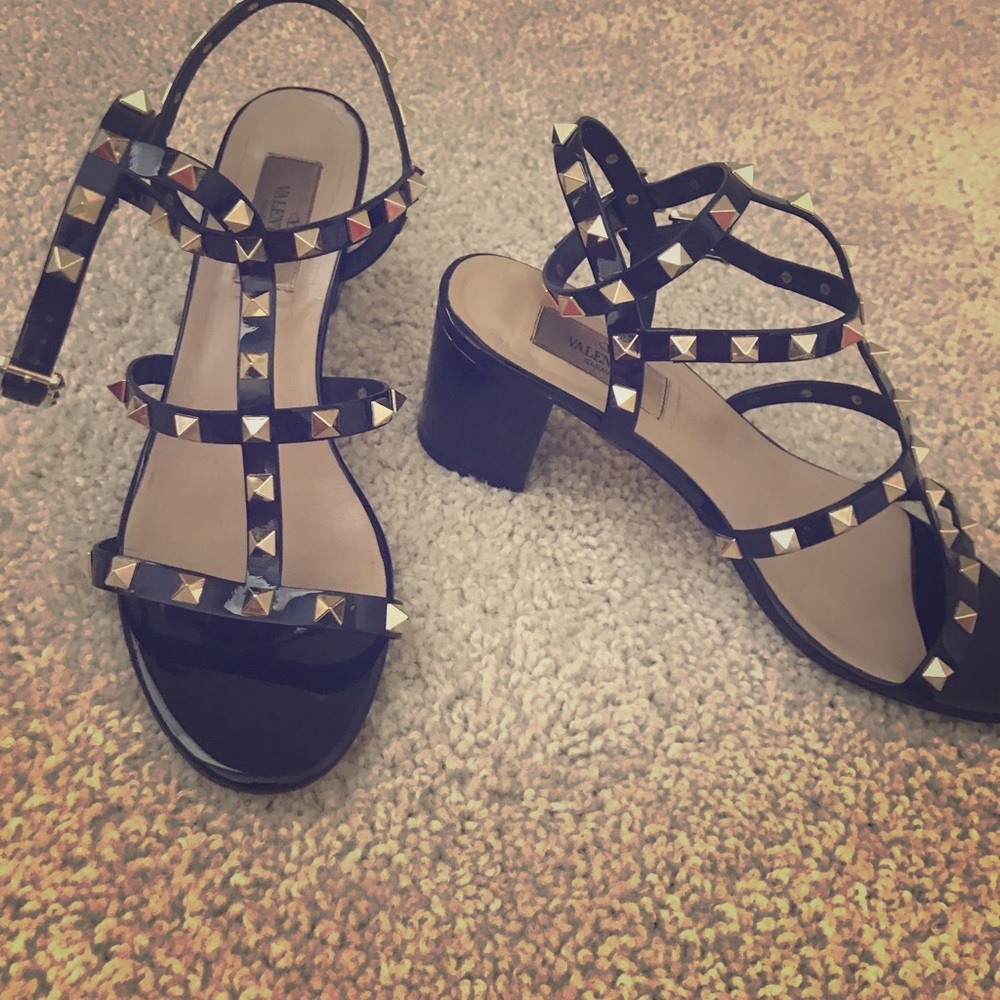 Shoes - Picture 4 of 5