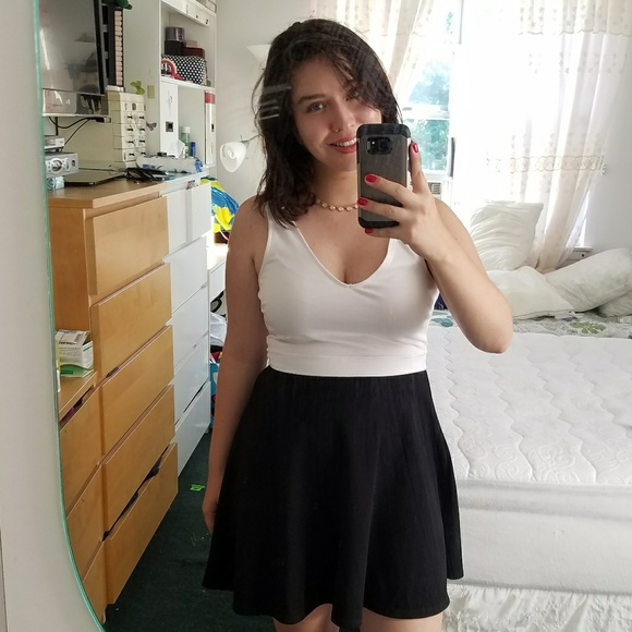 Guess - Picture 4 of 4