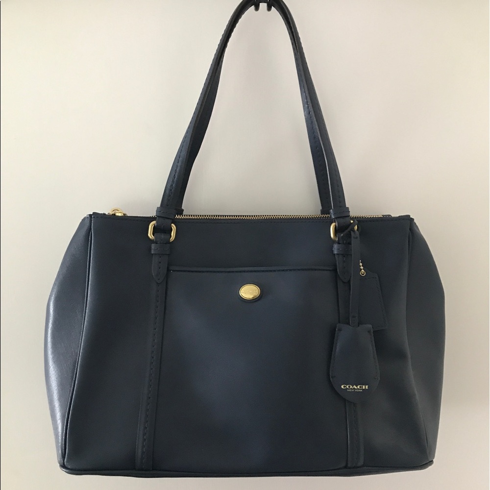 Coach navy leather handbag EUC/near mint condition