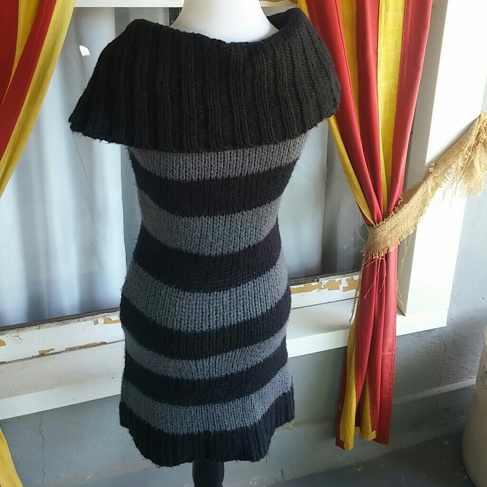 Grey and black striped sweater dress - Picture 4 of 6