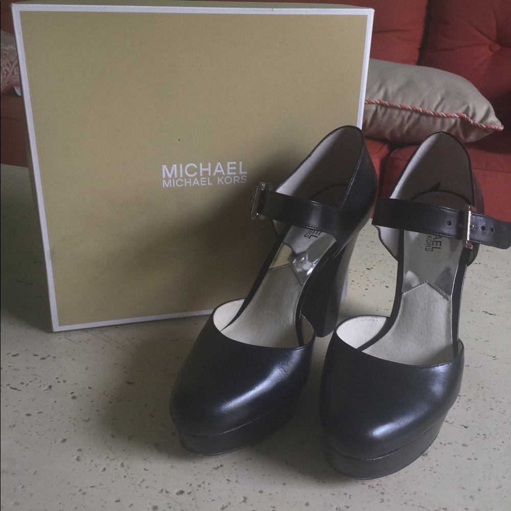 Michael Kors Leather Black Heels🛍👠