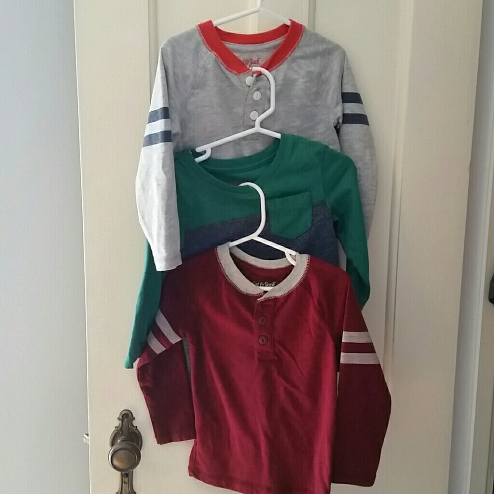 3 long sleeved shirts