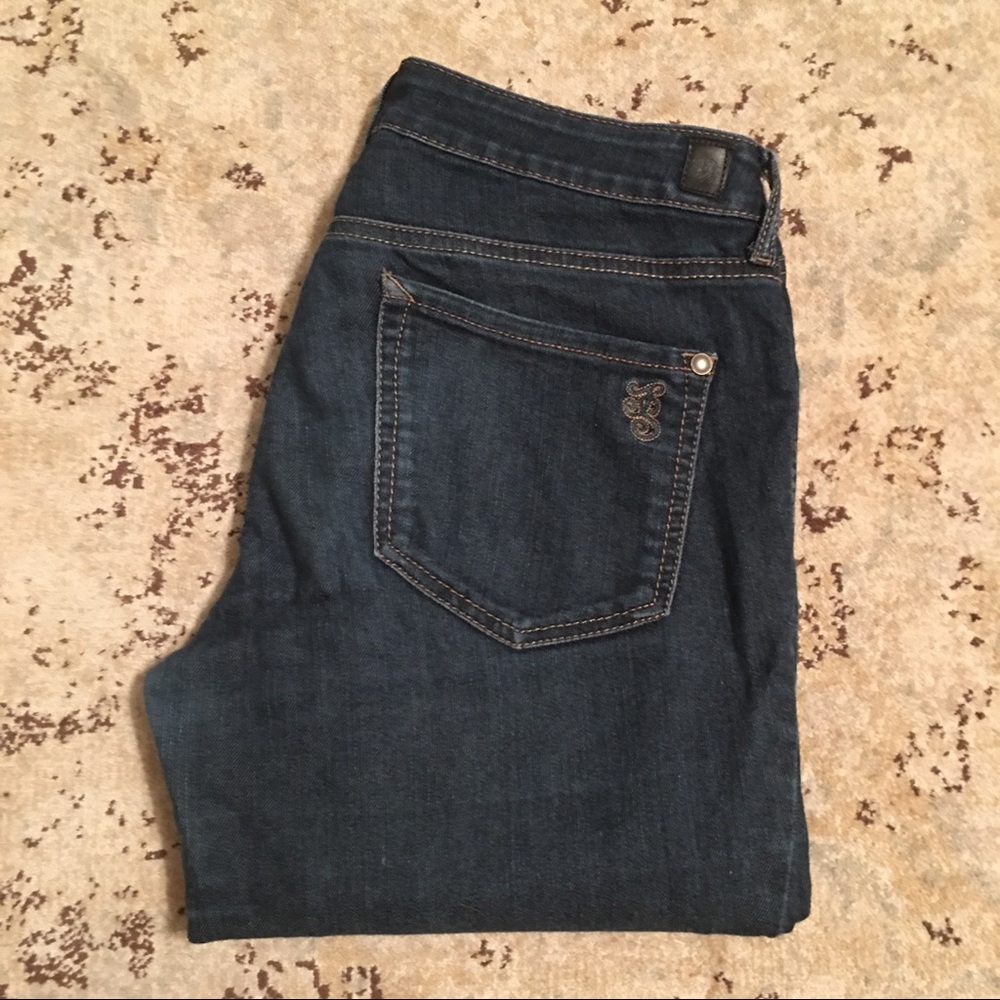 Dark wash skinny jean jegging