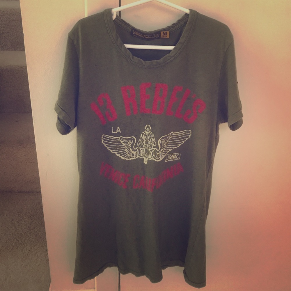 Johnson Motors, Inc. T-shirt M