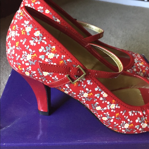 Madden Girl Pin Up peep toe heels - Picture 3 of 4