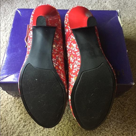 Madden Girl Pin Up peep toe heels - Picture 4 of 4