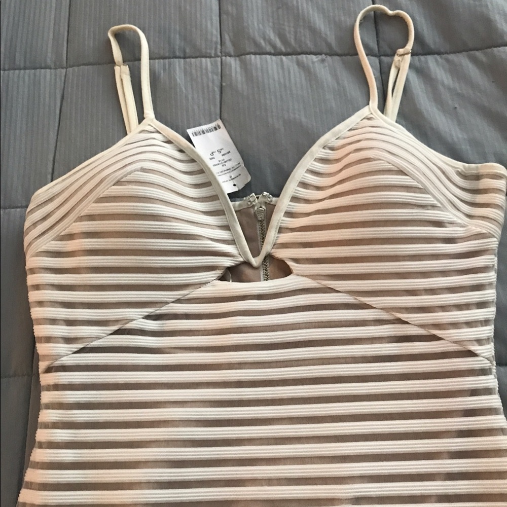 Bebe midi Dress