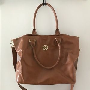 Leather Tory Burch tote with matching wallet