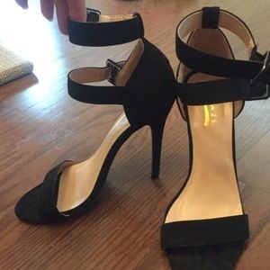 Black heels size 9