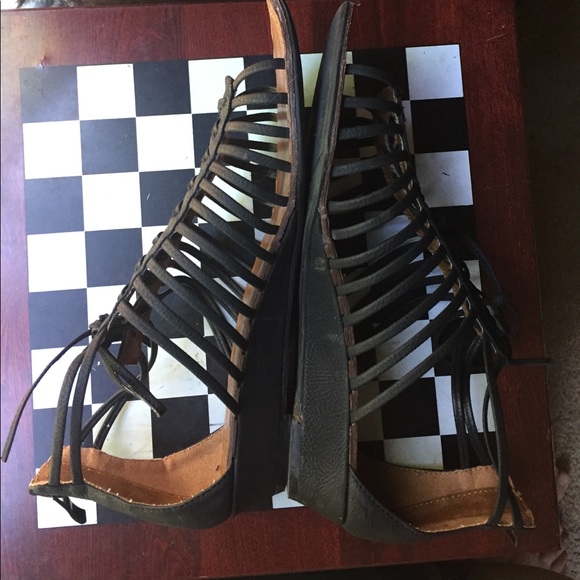 Madison Zip Up sandals - Picture 2 of 4