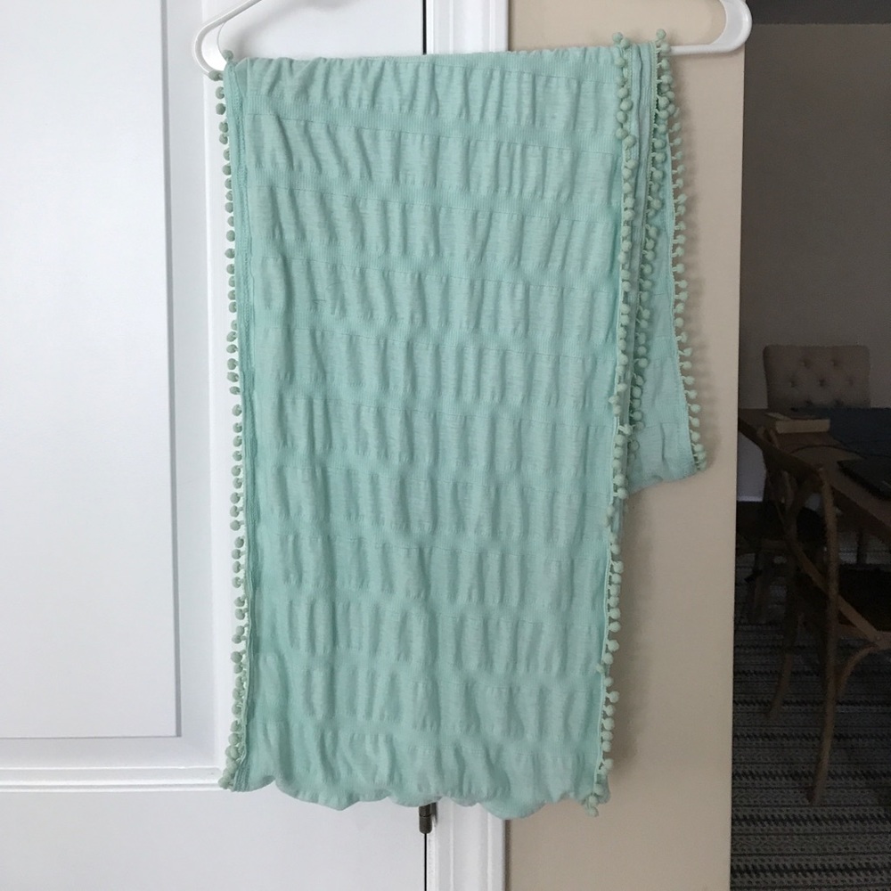 Pom Pom scarf