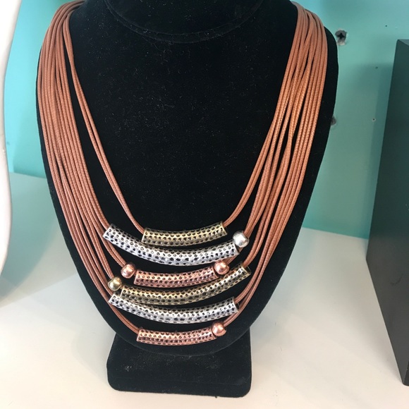 Jewelry - NECKLACE SET. 6- strand Faux Leather