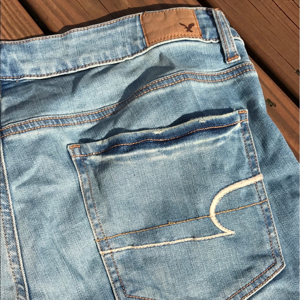 Light Wash American Eagle Jeans