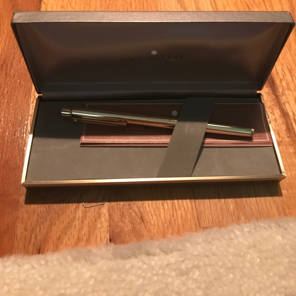Gold pen with case