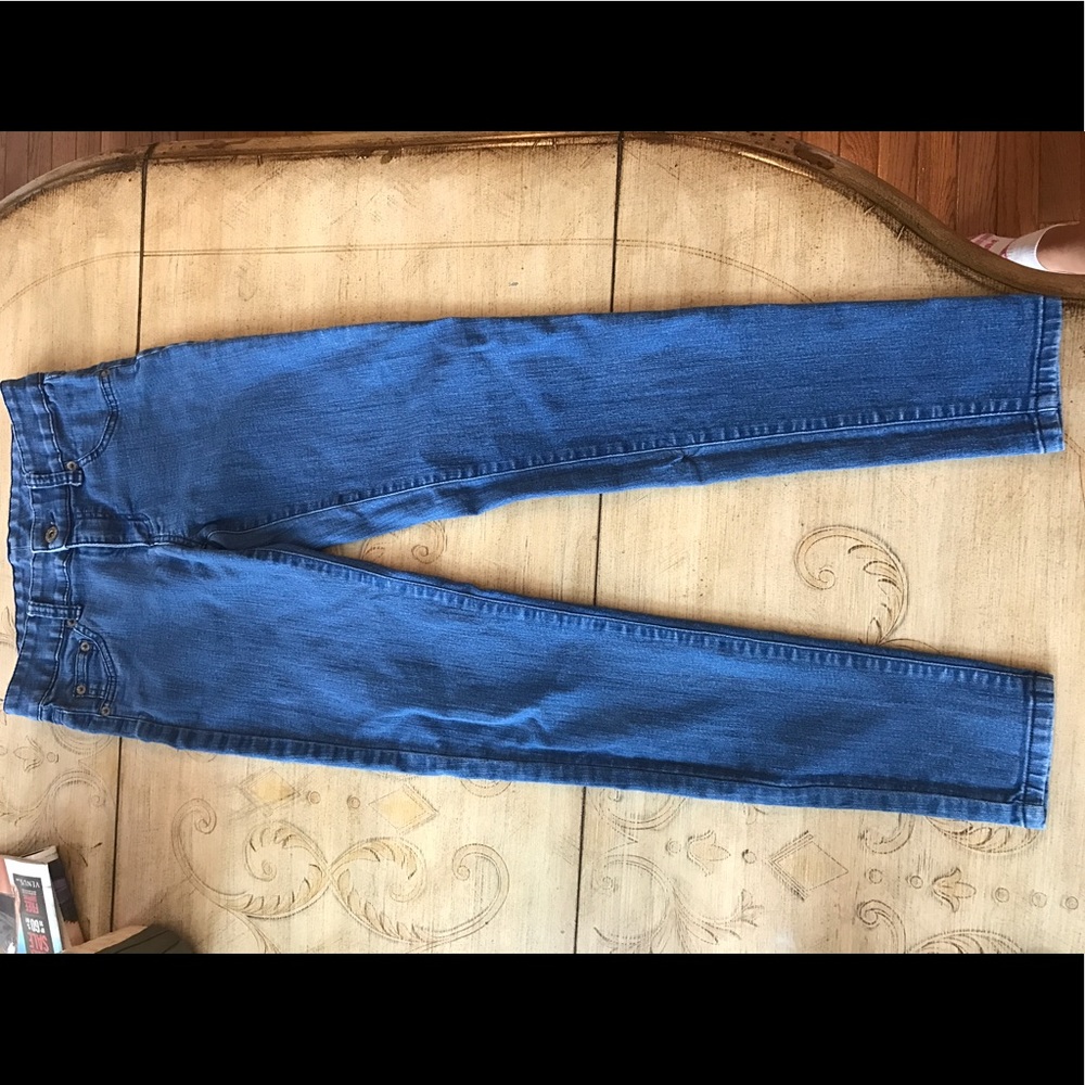 Mid rise Carmar light wash jeans