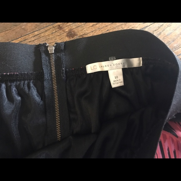 Skirt - Picture 2 of 2