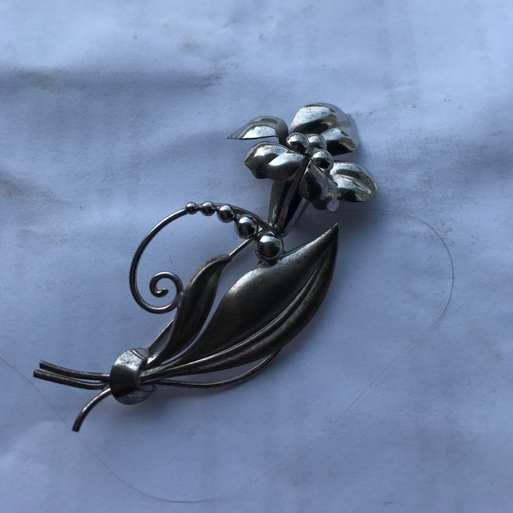 Sterling silver flower brooch