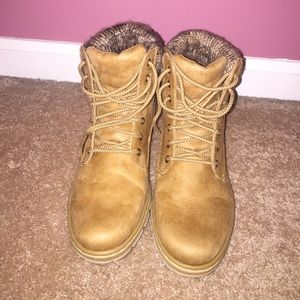 NEW Cliffs Boots