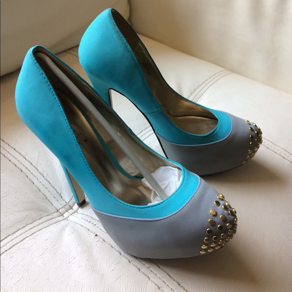 NWT! HEELS