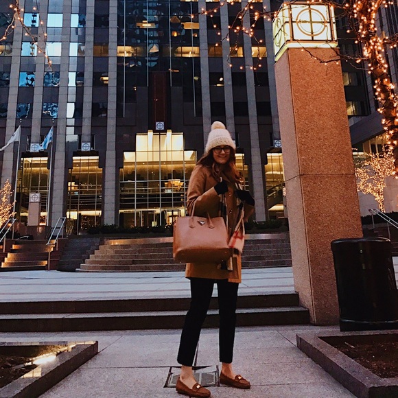 Meet your Posher, Maddie - Picture 3 of 4