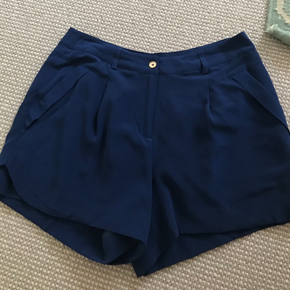 Navy blue Annie Griffin silk shorts!