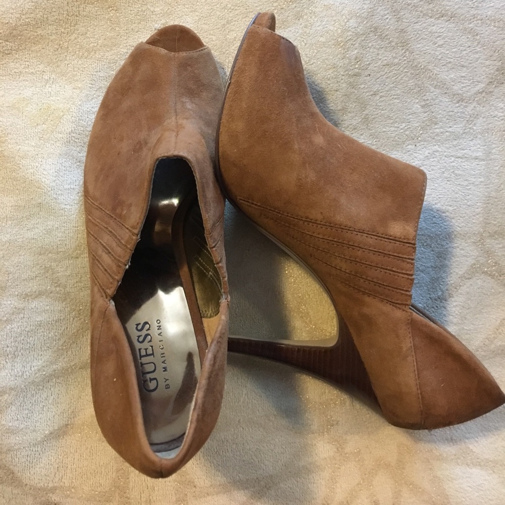Suede camel brown GUESS open toe heels