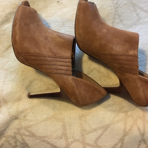 Suede camel brown GUESS open toe heels - Picture 2 of 4