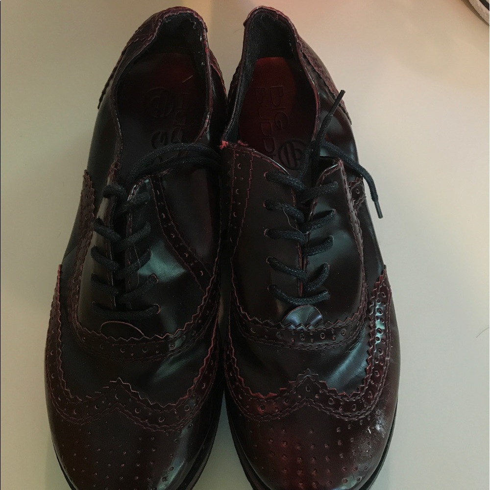Maroon platforms