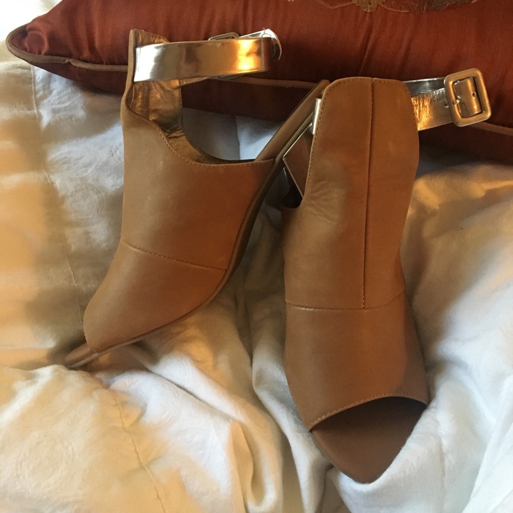 Seychelles - High Heels (6 & 1/2)