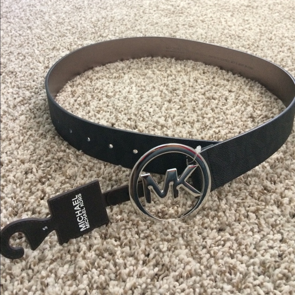 🌟NWT Michael Kors belt size small!🌟