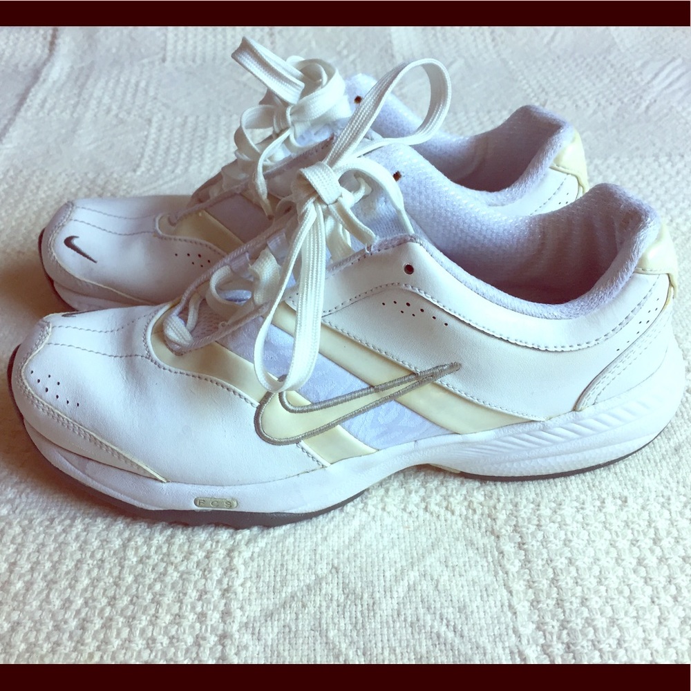 Women's NIKE trainers sneakers white leather 7.5