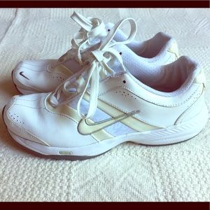 Women's NIKE trainers sneakers white leather 7.5