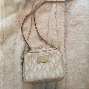 Michael Kors Jet Set small cross body