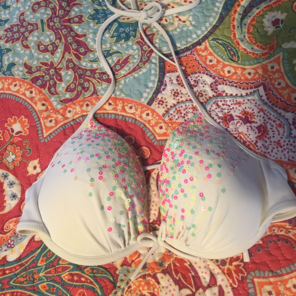 Victoria Secret Bathing Suit top (34C)